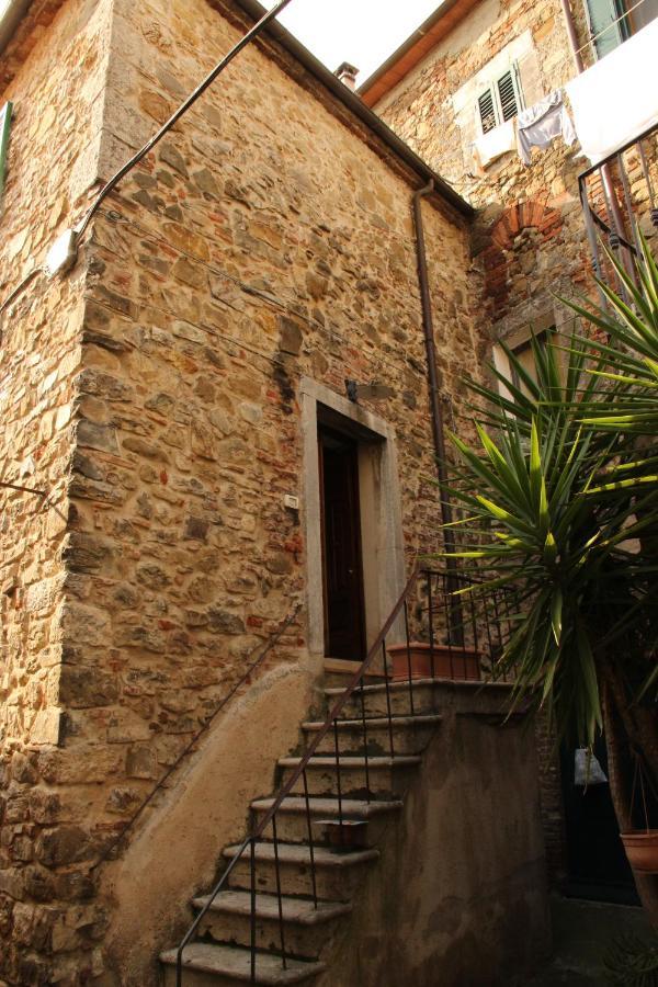 Trilocale Nel Centro Storico Apartment Montemerano Exterior foto